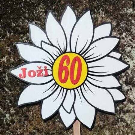 lesena roža za obletnice